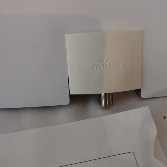 Mohu Leaf Metro Indoor HDTV Antenna - Picture 8 of 11